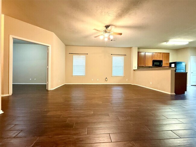 Building Photo - 6707 Enchanted Crest Dr
