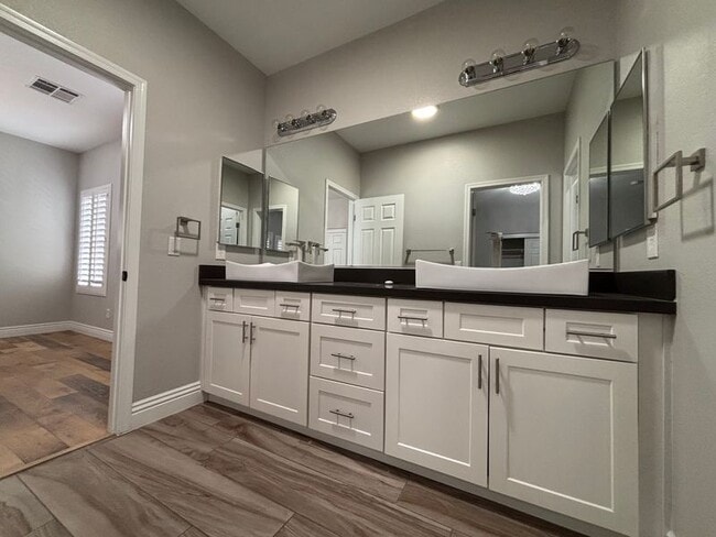 Building Photo - 11548 Valentino Ln