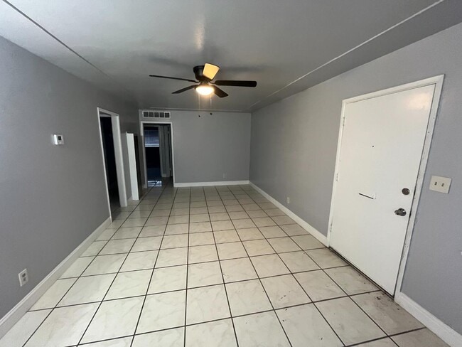 Primary Photo - 3040 N First St