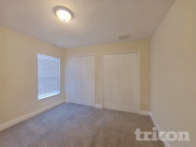 Building Photo - 1074 Worthington Dr