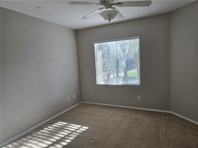 Building Photo - 6868 Sky Pointe Dr
