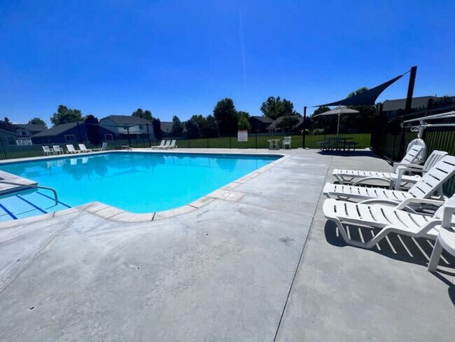 Building Photo - 2673 W Tango Creek Dr