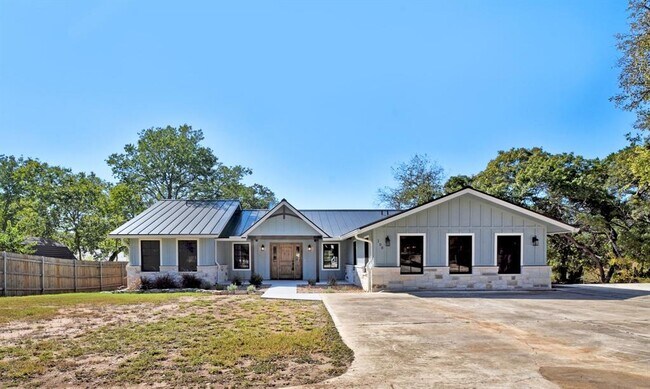 Building Photo - 108 Hub Dr