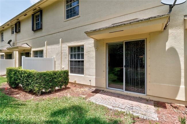 Building Photo - 9943 E Villa Cir