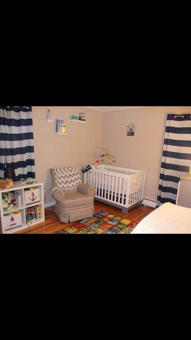 Building Photo - 24 Greenbrier Dr