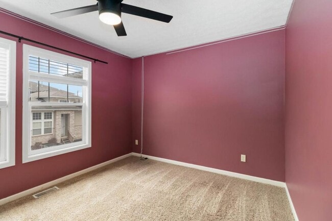 Building Photo - 5825 Crescent Ridge Dr