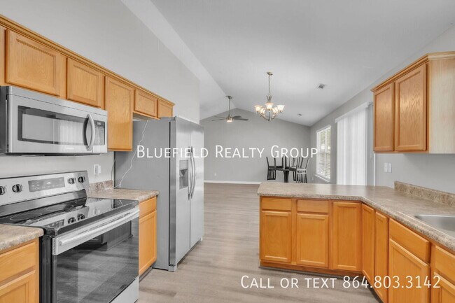 Building Photo - 106 Pine Needle Rd