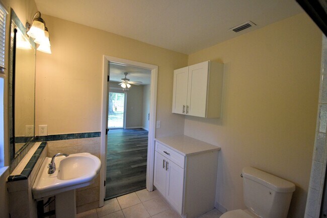 Building Photo - Spacious 3BR 2BA Home in Lehigh Acres  REC...
