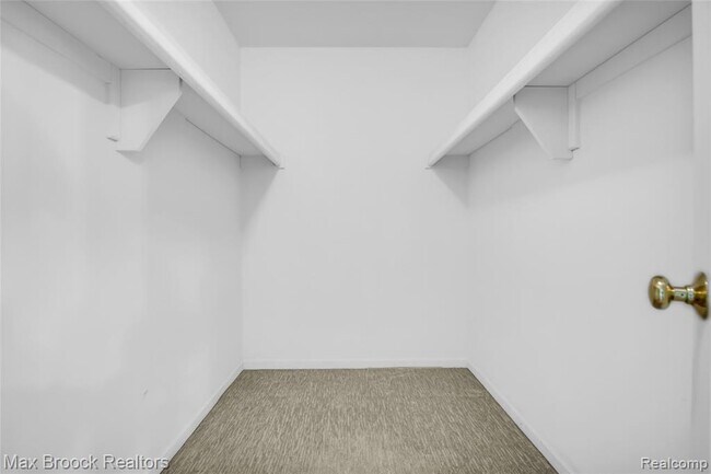 Building Photo - 107 Millstone Rd