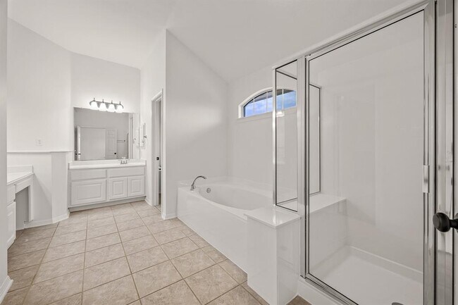 Building Photo - 11905 Lake Stone Dr