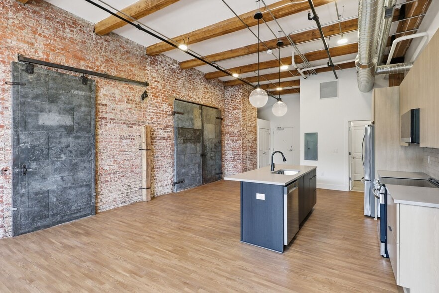 Building Photo - Cascade District Lofts