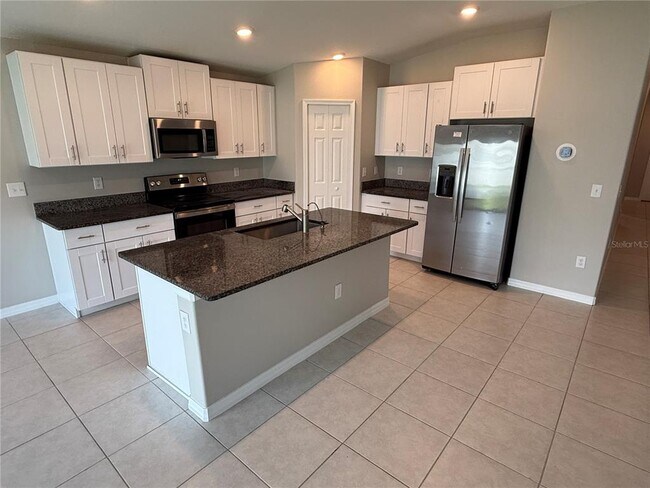 Building Photo - 15427 Miller Creek Dr
