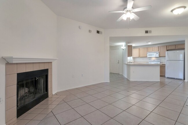 Building Photo - 2 Bedroom Paradise Valley Gem with Private...