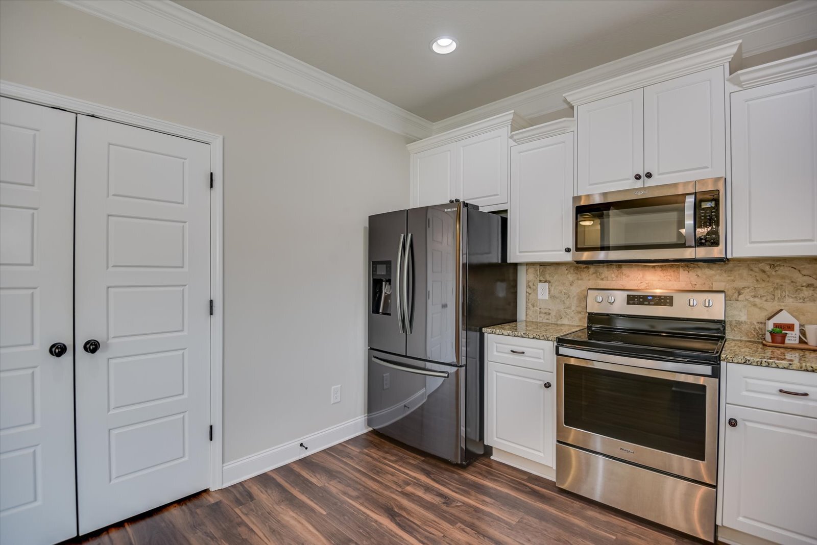 Building Photo - 1030 Swan Ct