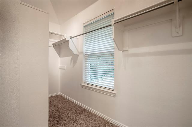 Building Photo - 15650 Brookwood Dr