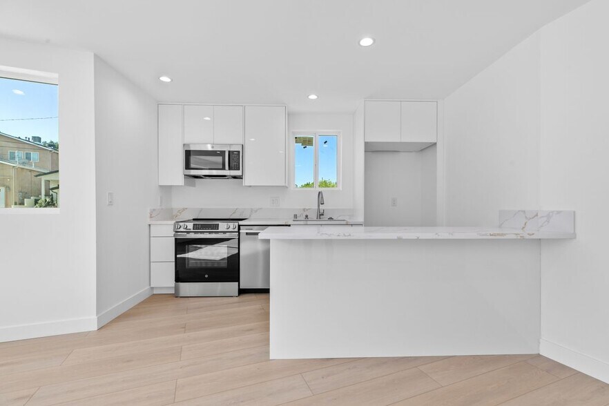 Building Photo - 10941 Christine Way
