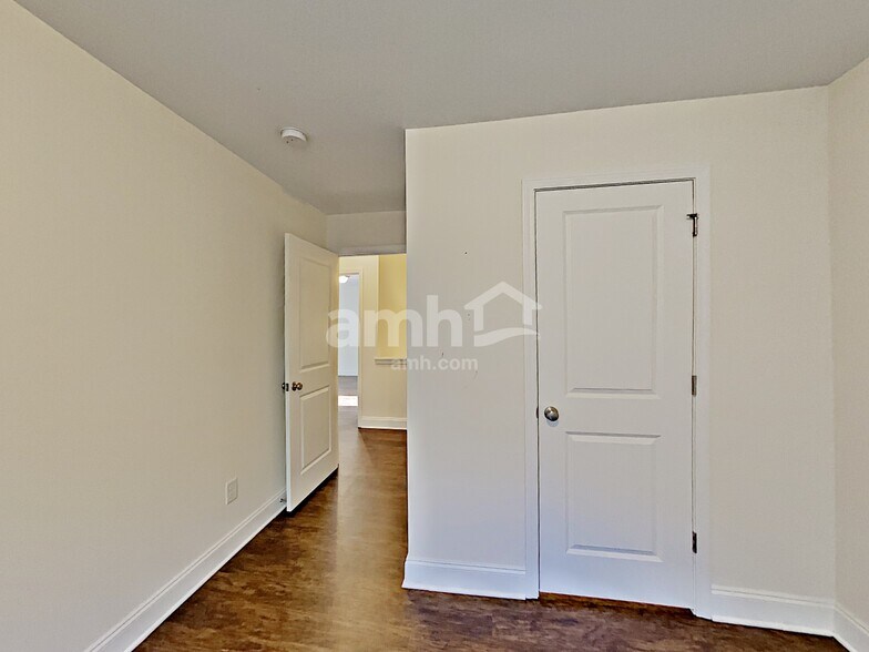 Building Photo - 134 McBee St