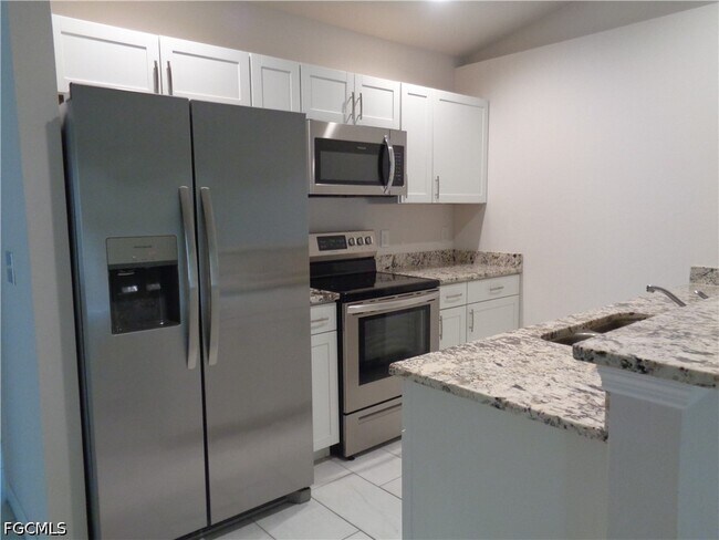 Building Photo - 3814 SW 15th Pl
