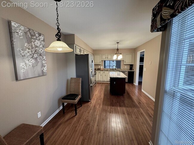 Building Photo - 39494 Village Run Dr