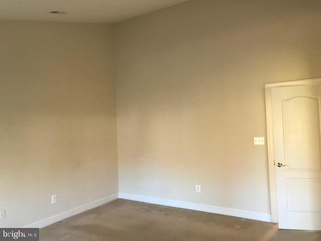 Building Photo - 3680 Chippendale Cir