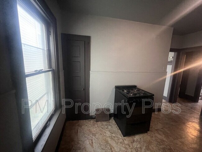 Building Photo - 2530 N 37th St