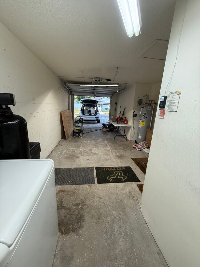 Building Photo - 11827 Hickorynut Dr