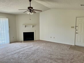 Building Photo - Spacious 2 BR with great location near LSU and downtown Baton Rouge