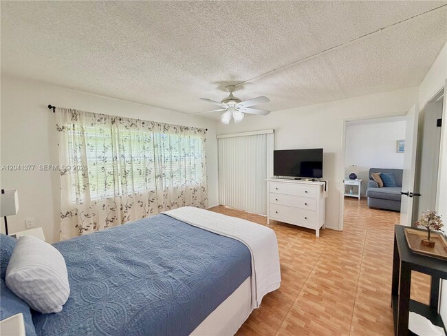 Building Photo - 1203 Bahama Bend