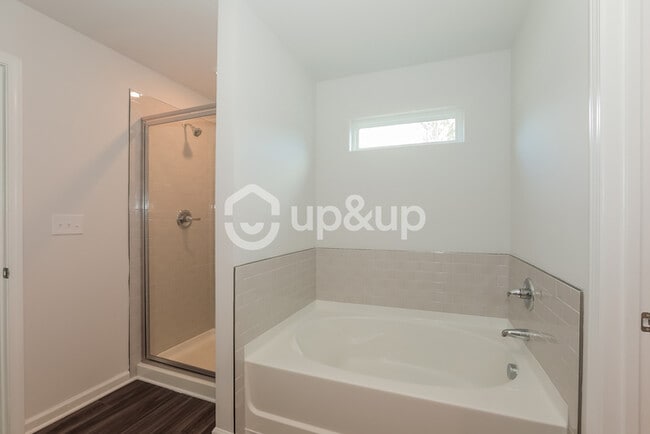 Building Photo - Fantastic 4bd/2.5ba home! Let yourself in!