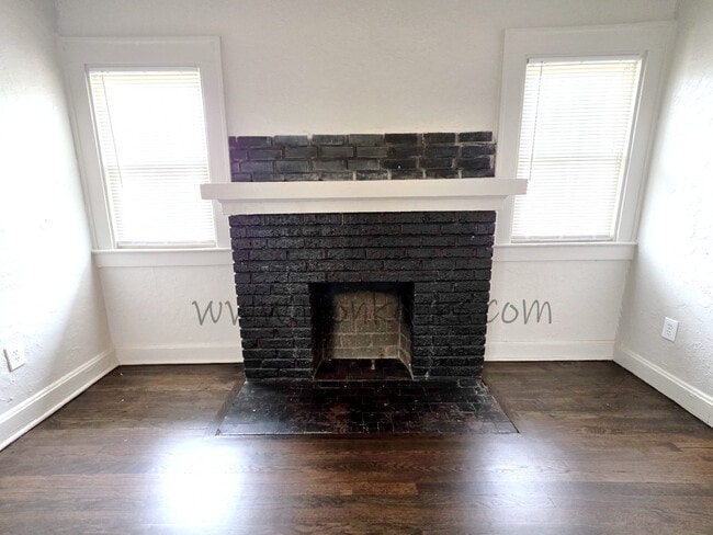 Building Photo - 2100 E 58th St