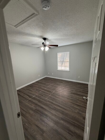 Guest bedroom - 6222 Sunset Ave