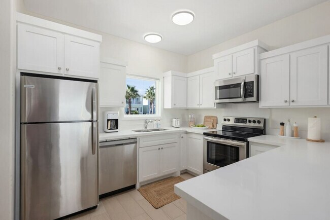 Building Photo - 110 Las Joyas Blvd