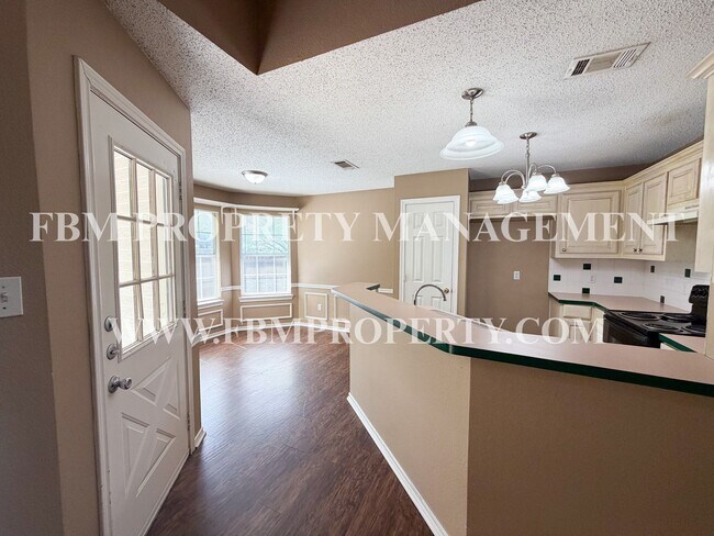 Building Photo - 1000 Short Line Blvd