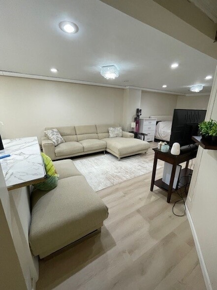 Building Photo - 5140 Expressway Dr S