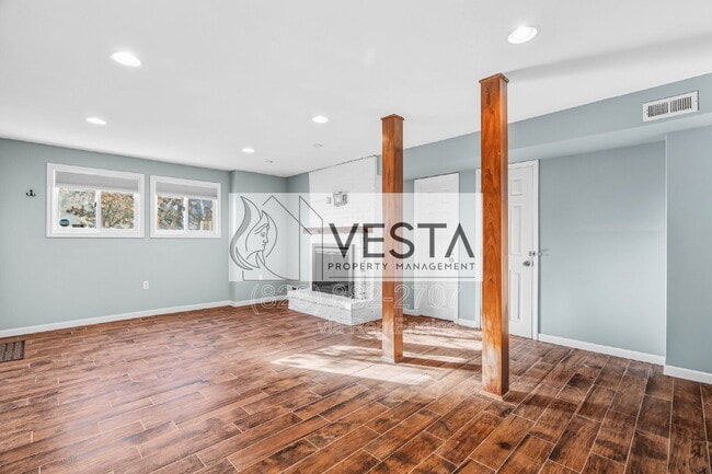 Building Photo - 18 Canterbury Rd