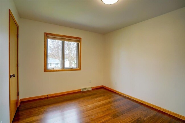 Building Photo - 5117 Hackney Way