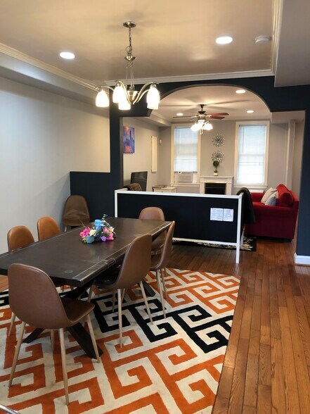 Building Photo - 734 Quincy St NW