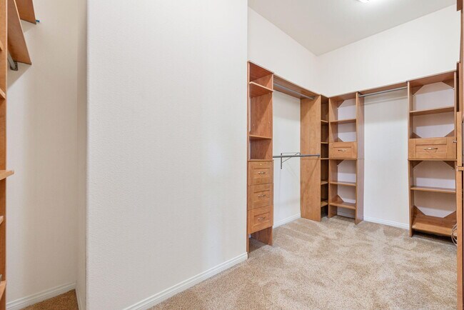 Building Photo - 145 Bellini Way