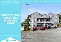 Building Photo - 32 Woodlawn Dr