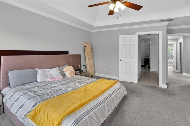 Building Photo - 2502 Regency Lake Dr