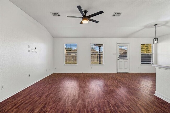 Building Photo - 17912 Aleppo Pine