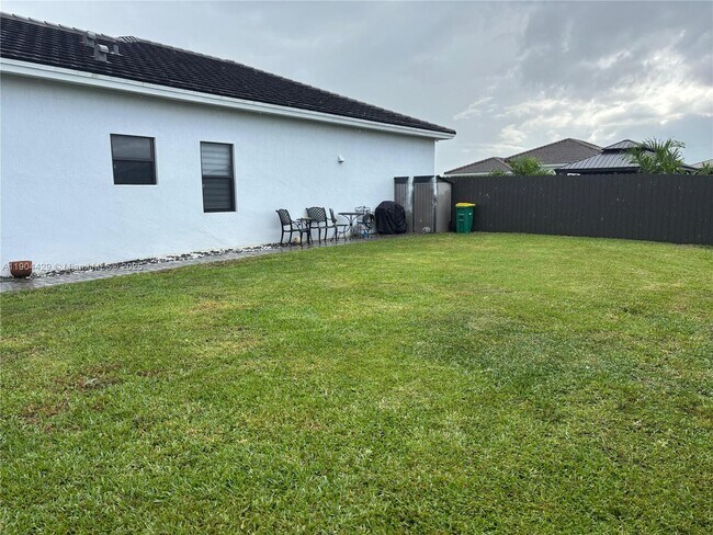 Building Photo - 30806 SW 192nd Ave