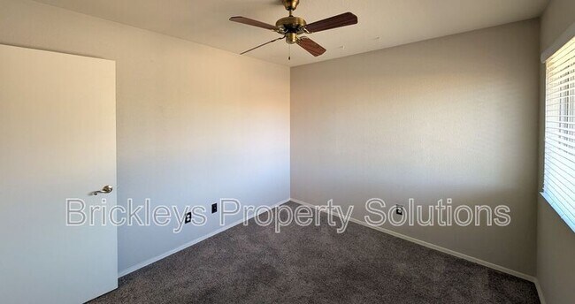 Building Photo - 2340 W Myrtle Dr