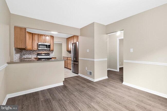 Building Photo - 20130 Waringwood Way