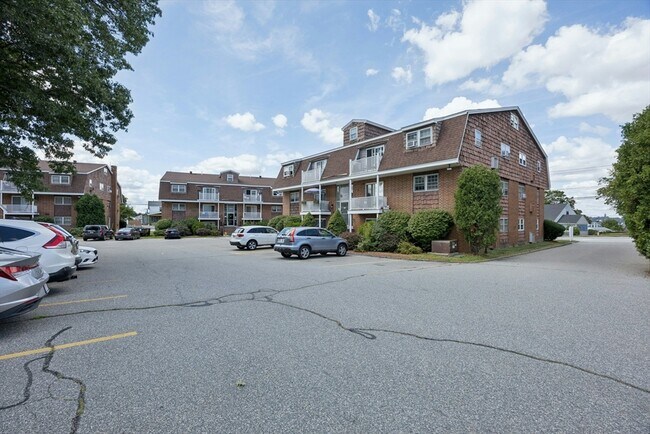 Building Photo - 244 Mt Vernon St