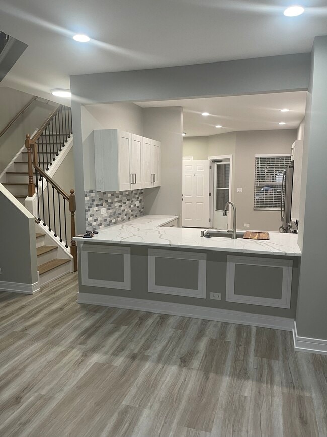 Building Photo - 942 Mesa Dr