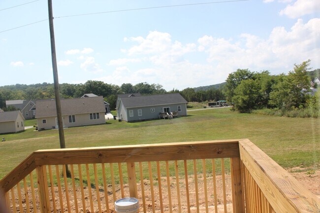 Building Photo - ***$500 Off First Months Rent*** Cedar Point Townhouse for Rent!