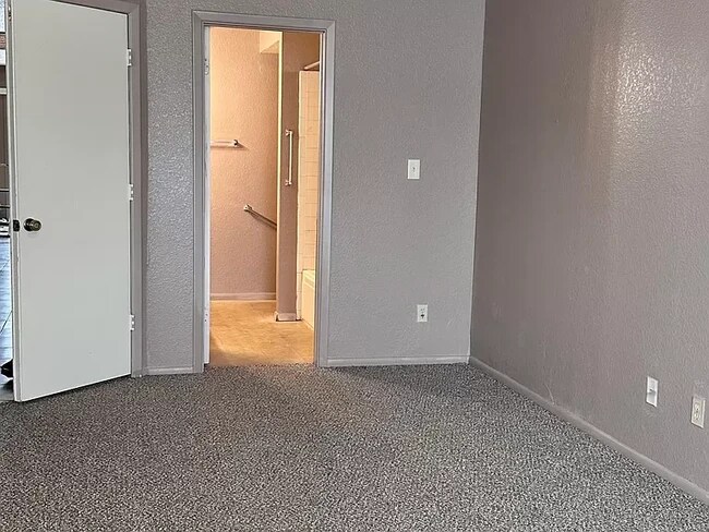 Building Photo - 2910 W Marconi Ave