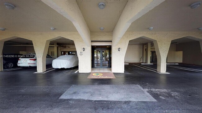Building Photo - 77 Crandon Blvd