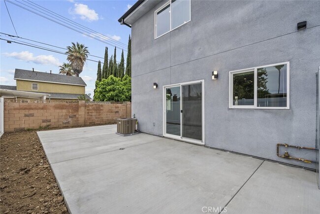 Building Photo - 15834 Eccles St